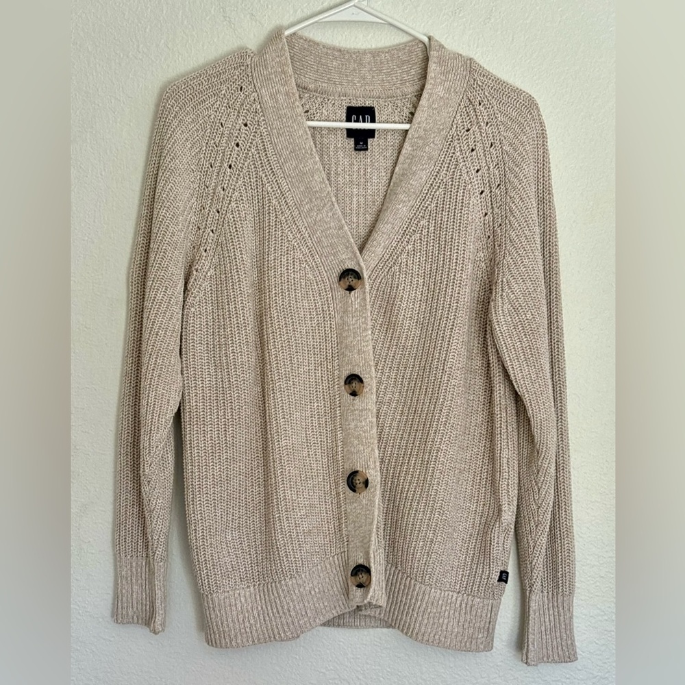 Gap Women's Soft Knit Button Front Relaxed Fit Cardigan in Beige/Cream Size Med